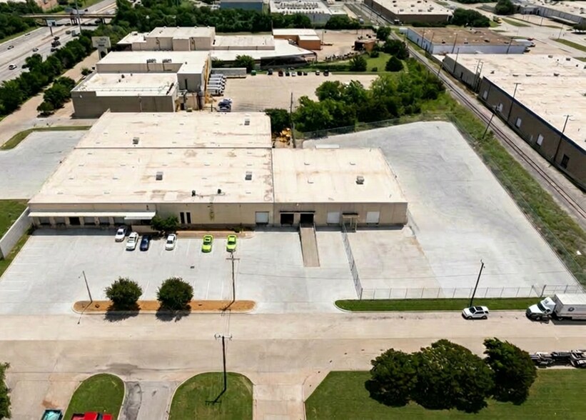 924 111th St, Arlington, TX à louer - Photo de l’immeuble – Image 3 sur 14