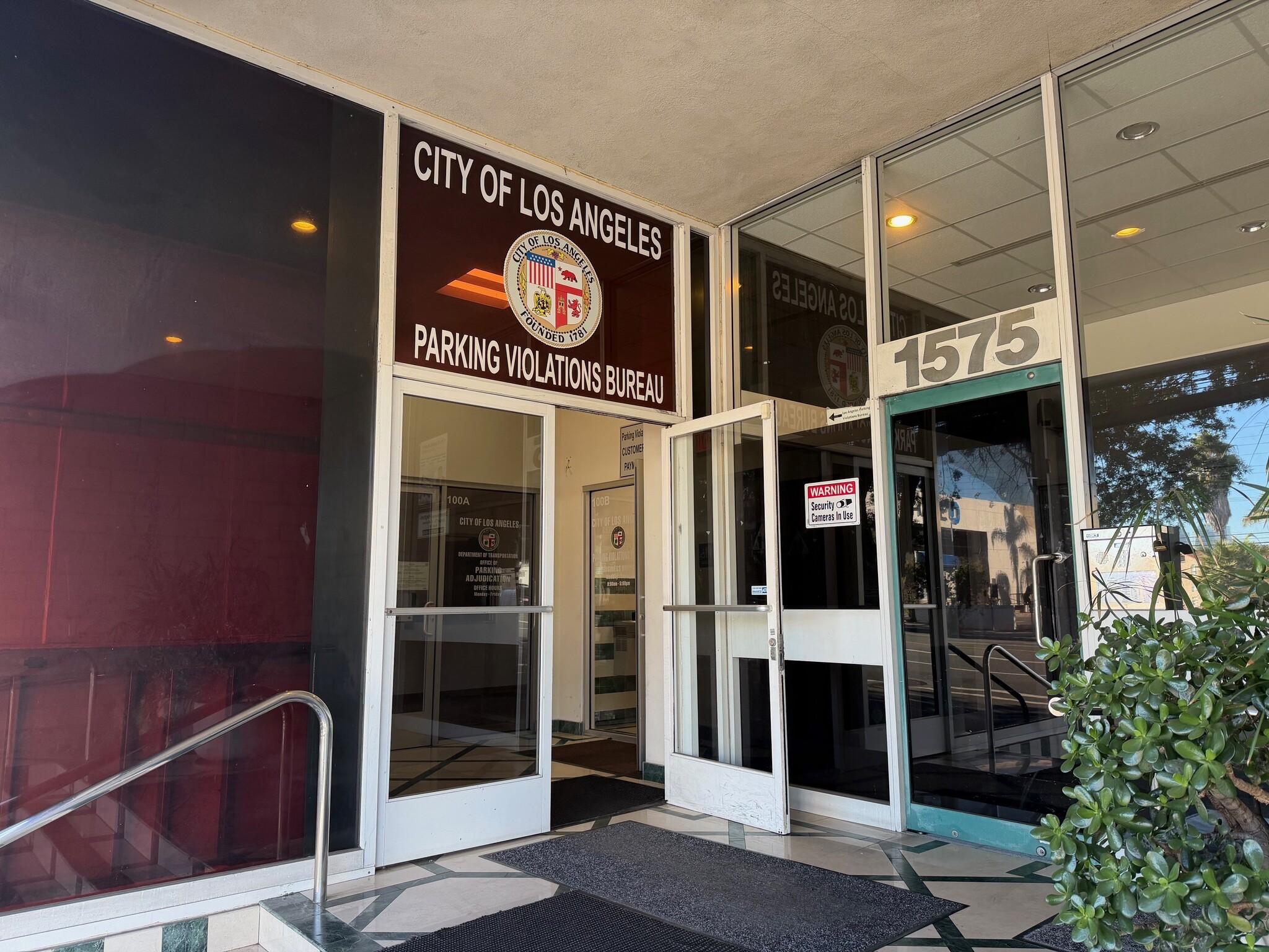 1575 Westwood Blvd, Los Angeles, CA à louer Photo intérieure– Image 1 sur 14