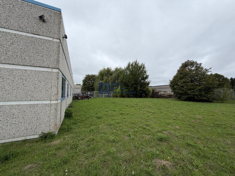 Local d'activités dans Toufflers à vendre - Photo de l’immeuble – Image 3 sur 5
