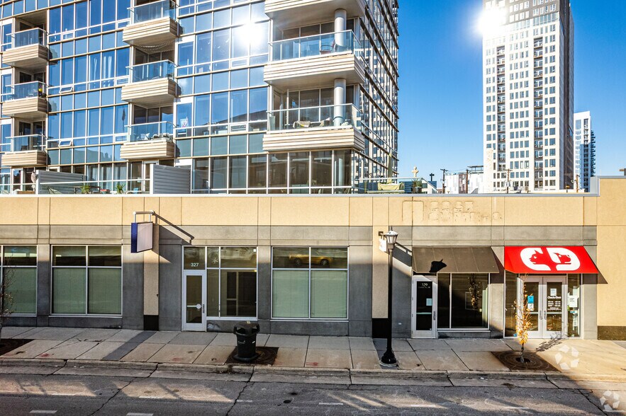 327 Central Ave SE, Minneapolis, MN à louer - Photo de l’immeuble – Image 2 sur 8