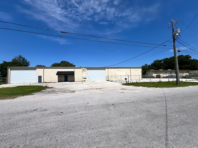 205 Complex Dr, Lakeland, FL à louer - Photo de l’immeuble – Image 3 sur 12