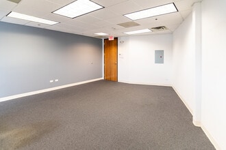 1020 Milwaukee Ave, Deerfield, IL à louer Photo intérieure– Image 2 sur 5