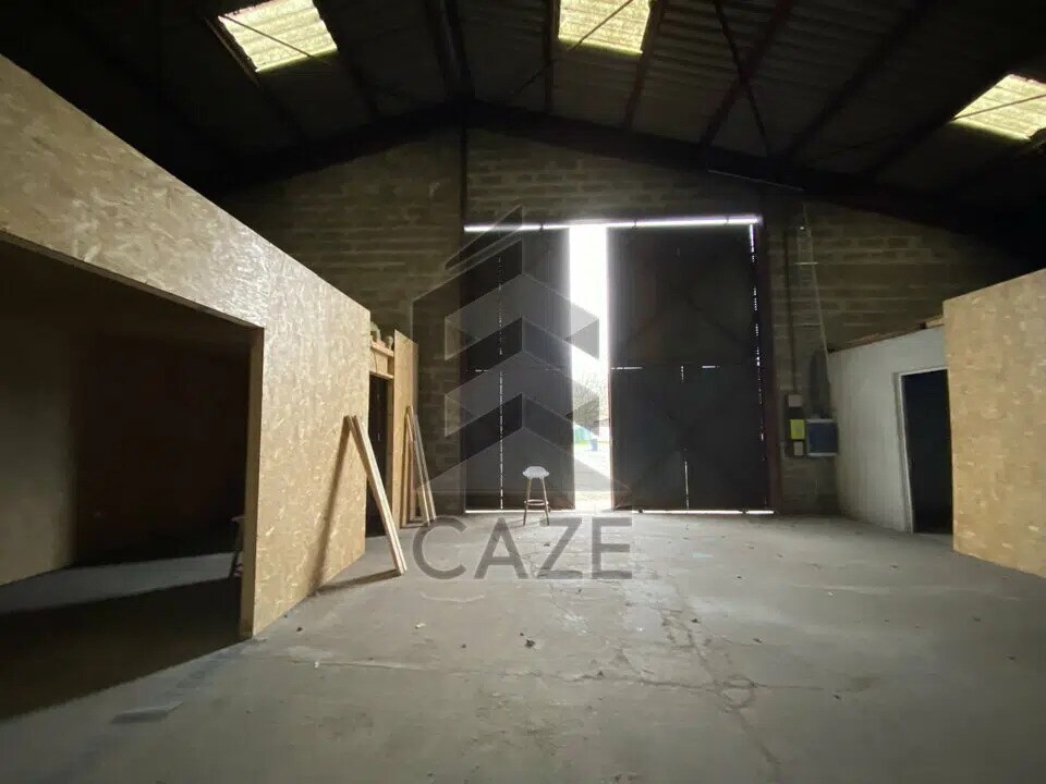 Local d'activités dans Ambarès-et-Lagrave à vendre Photo intérieure– Image 1 sur 1