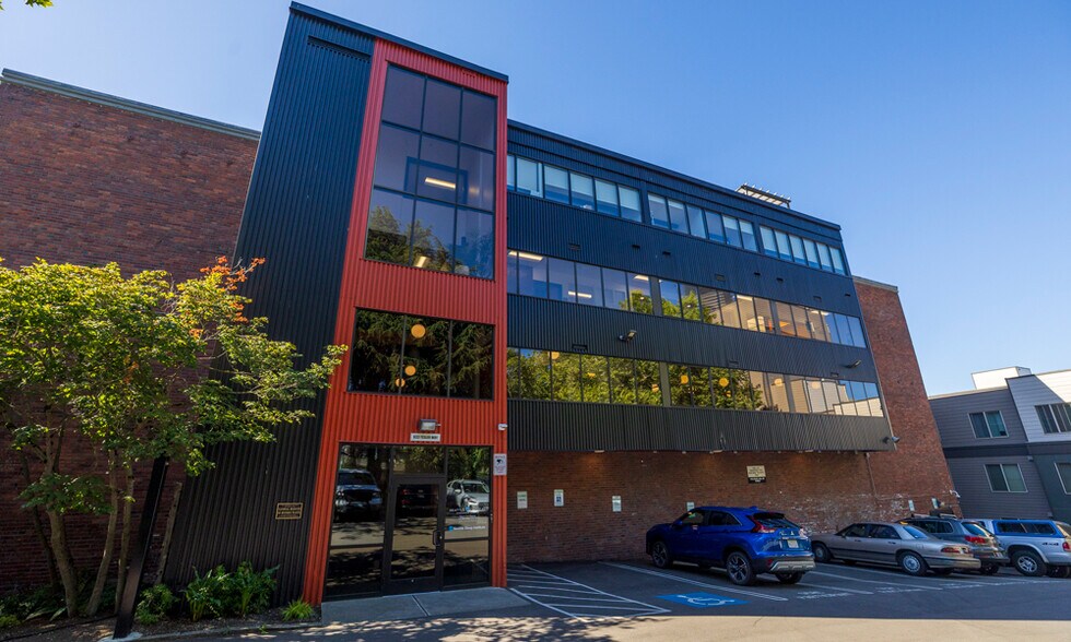 633 Yesler Way, Seattle, WA à louer - Photo de l’immeuble – Image 1 sur 15