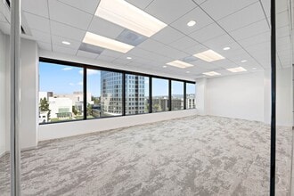 611 Anton Blvd, Costa Mesa, CA à louer Photo intérieure– Image 2 sur 12