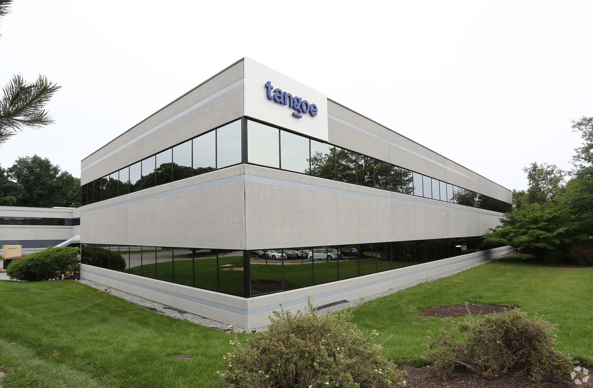 1 Waterview Dr, Shelton, CT à louer Photo de l’immeuble– Image 1 sur 26