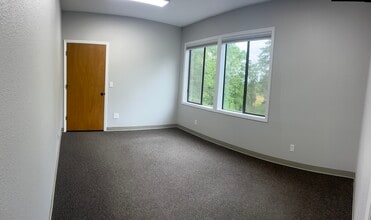 36200 Pittsburg Rd, Saint Helens, OR à louer Photo intérieure– Image 2 sur 2