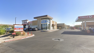 8525 Blue Diamond Rd, Las Vegas, NV à louer Photo de l’immeuble– Image 2 sur 2