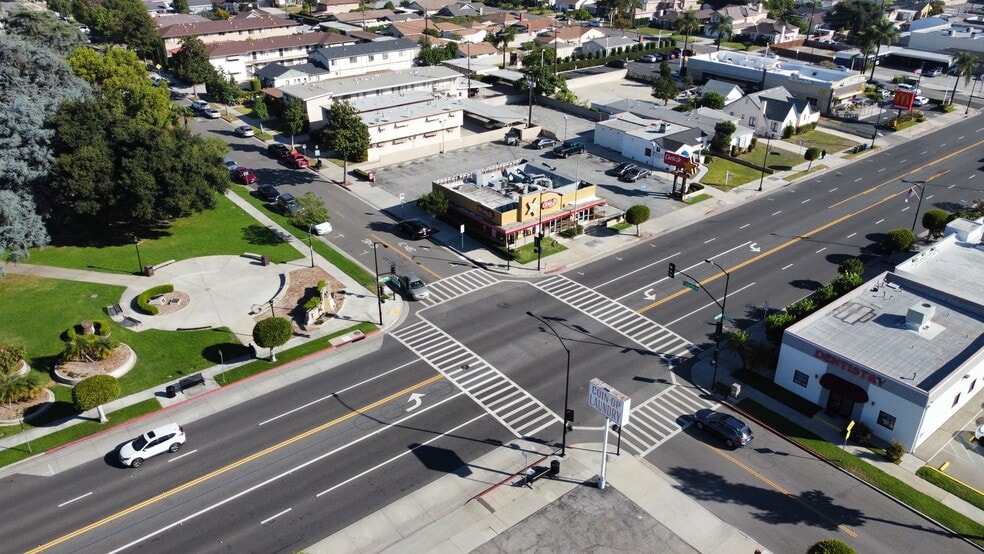 9803 Las Tunas Dr, Temple City, CA à louer - Photo de l’immeuble – Image 3 sur 16