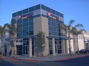 13312 Imperial Hwy, Santa Fe Springs, CA à louer Photo de l’immeuble– Image 1 sur 3