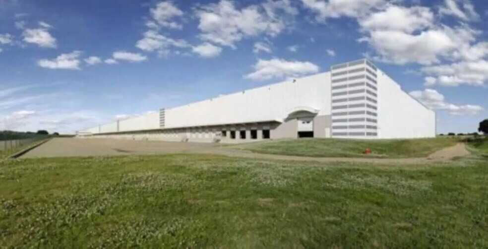 Bureau dans Savigny-sur-Clairis à louer - Photo de l’immeuble – Image 2 sur 12