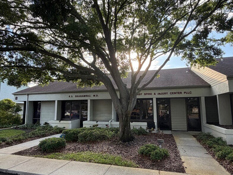 1831 N Belcher Rd, Clearwater, FL à louer - Photo de l’immeuble – Image 2 sur 6
