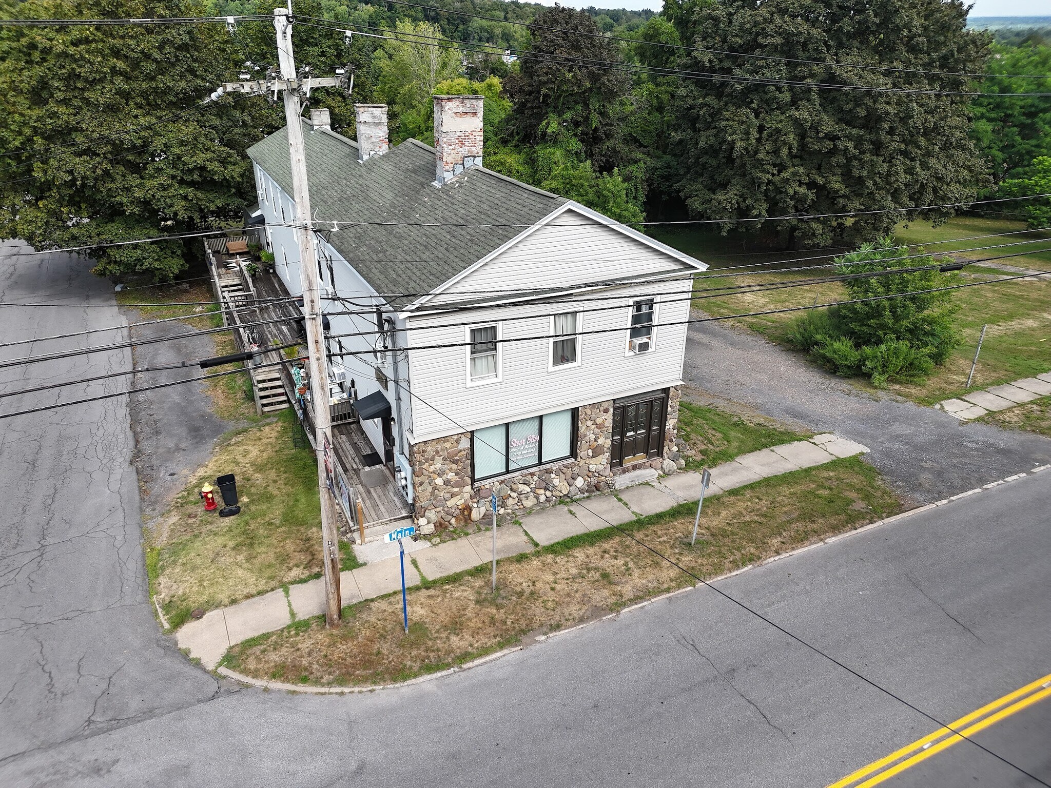 352 Main St, New York Mills, NY à vendre Photo principale– Image 1 sur 6
