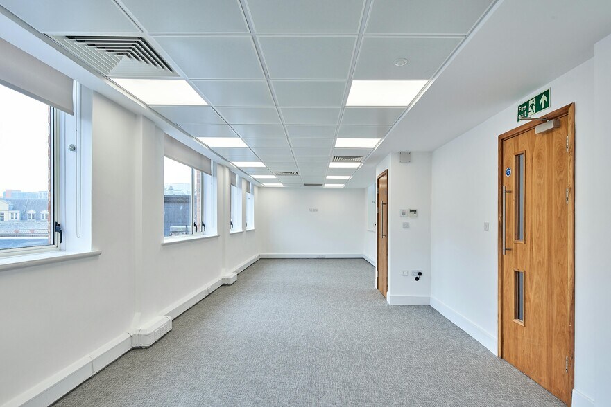 126 Colmore Row, Birmingham à louer - Photo de l’immeuble – Image 2 sur 27