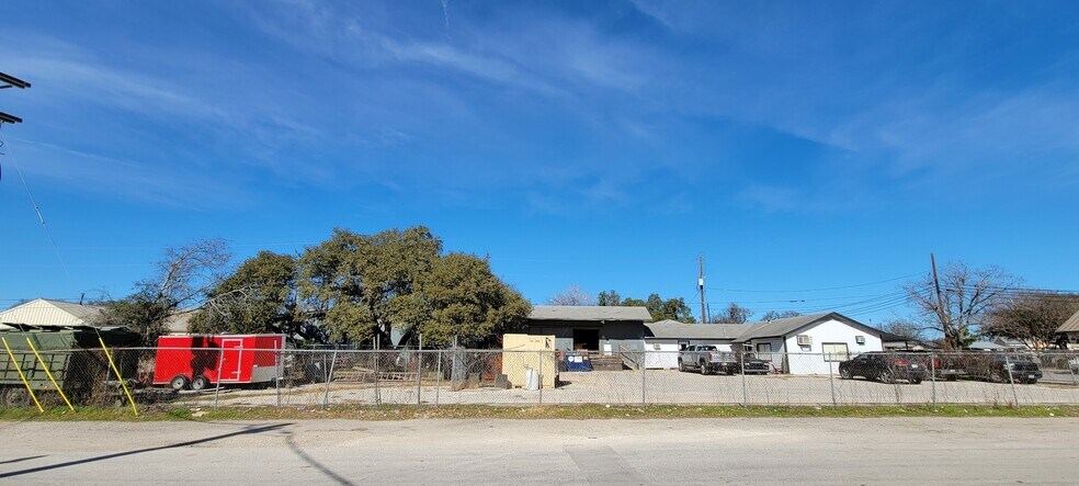 101 S San Marcos, Dripping Springs, TX à vendre - Photo de l’immeuble – Image 2 sur 16