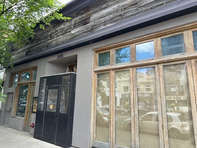 2472 Yonge St, Toronto, ON à louer Photo de l’immeuble– Image 1 sur 6