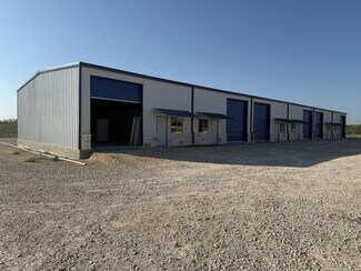 Plus de détails pour 8081 Old Bastrop Rd, New Braunfels, TX - Industriel/Logistique à louer