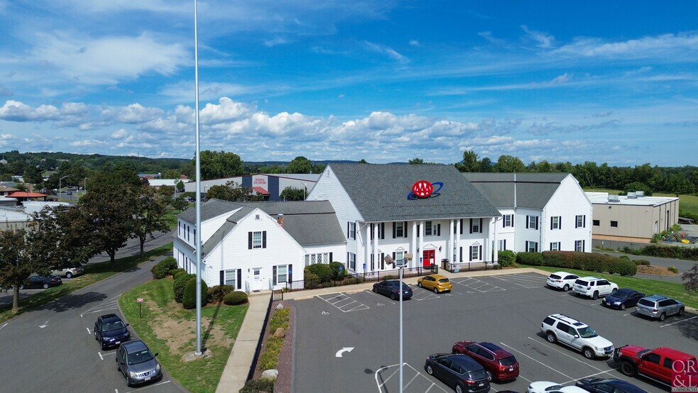 150 Capital Dr, West Springfield, MA à vendre - Photo de l’immeuble – Image 3 sur 24
