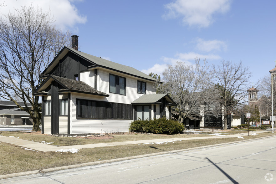 420 S Martin St, Green Bay, WI à vendre - Photo de l’immeuble – Image 2 sur 4