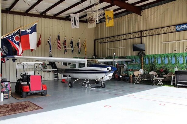 155-156 Aviator Dr, Fort Worth, TX à vendre - Photo intérieure – Image 2 sur 4