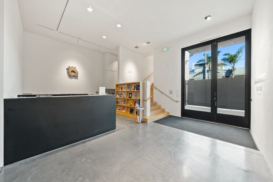 45 N Venice Blvd, Venice, CA à vendre - Photo de l’immeuble – Image 2 sur 5