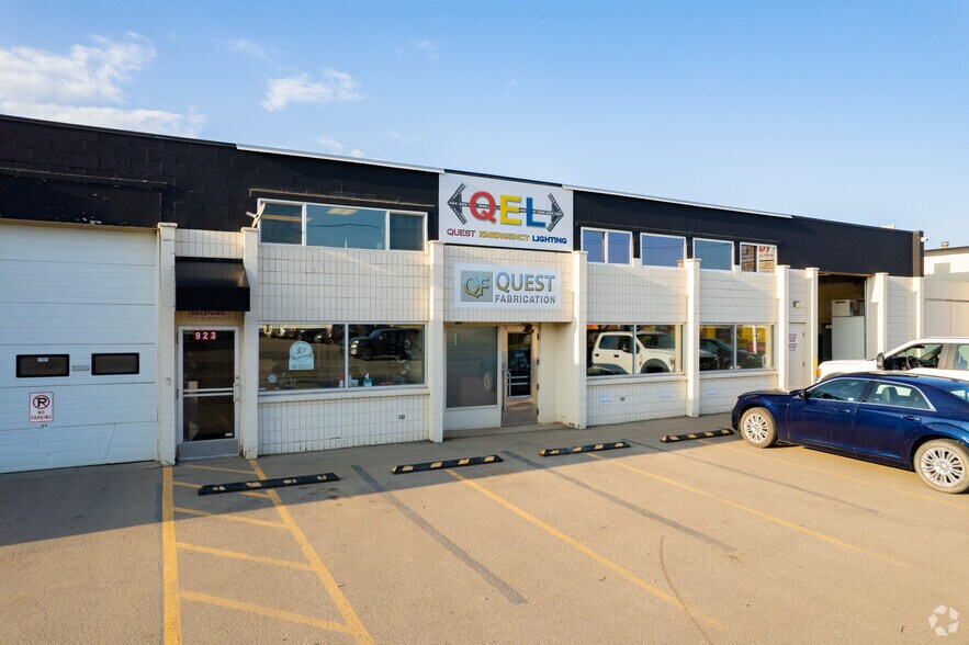 923 40 Av SE, Calgary, AB à louer - Photo principale – Image 1 sur 8