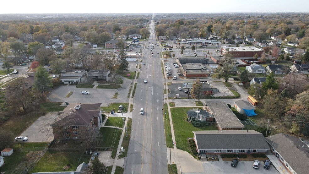 5615 Hickman Rd, Des Moines, IA à louer - Photo de l’immeuble – Image 3 sur 5