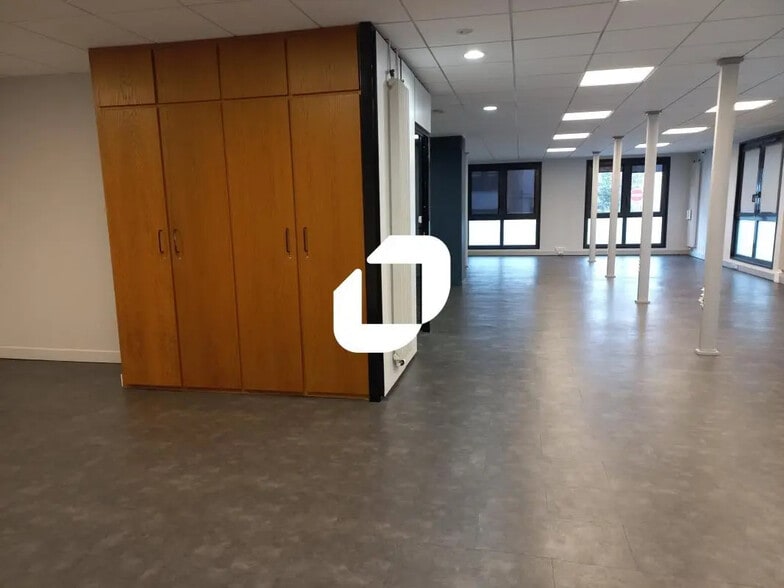 Bureau dans Lille à louer - Photo de l’immeuble – Image 2 sur 8