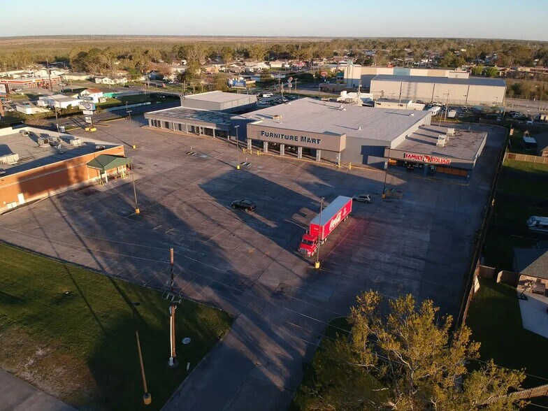 5801 W Park Ave, Houma, LA à louer - Photo de l’immeuble – Image 2 sur 8
