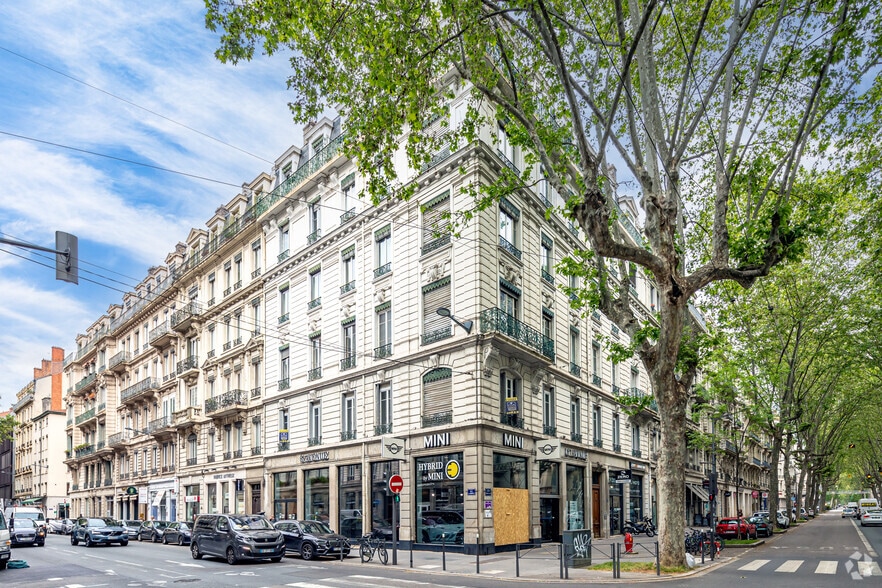 Local commercial dans Lyon à louer - Photo principale – Image 1 sur 4