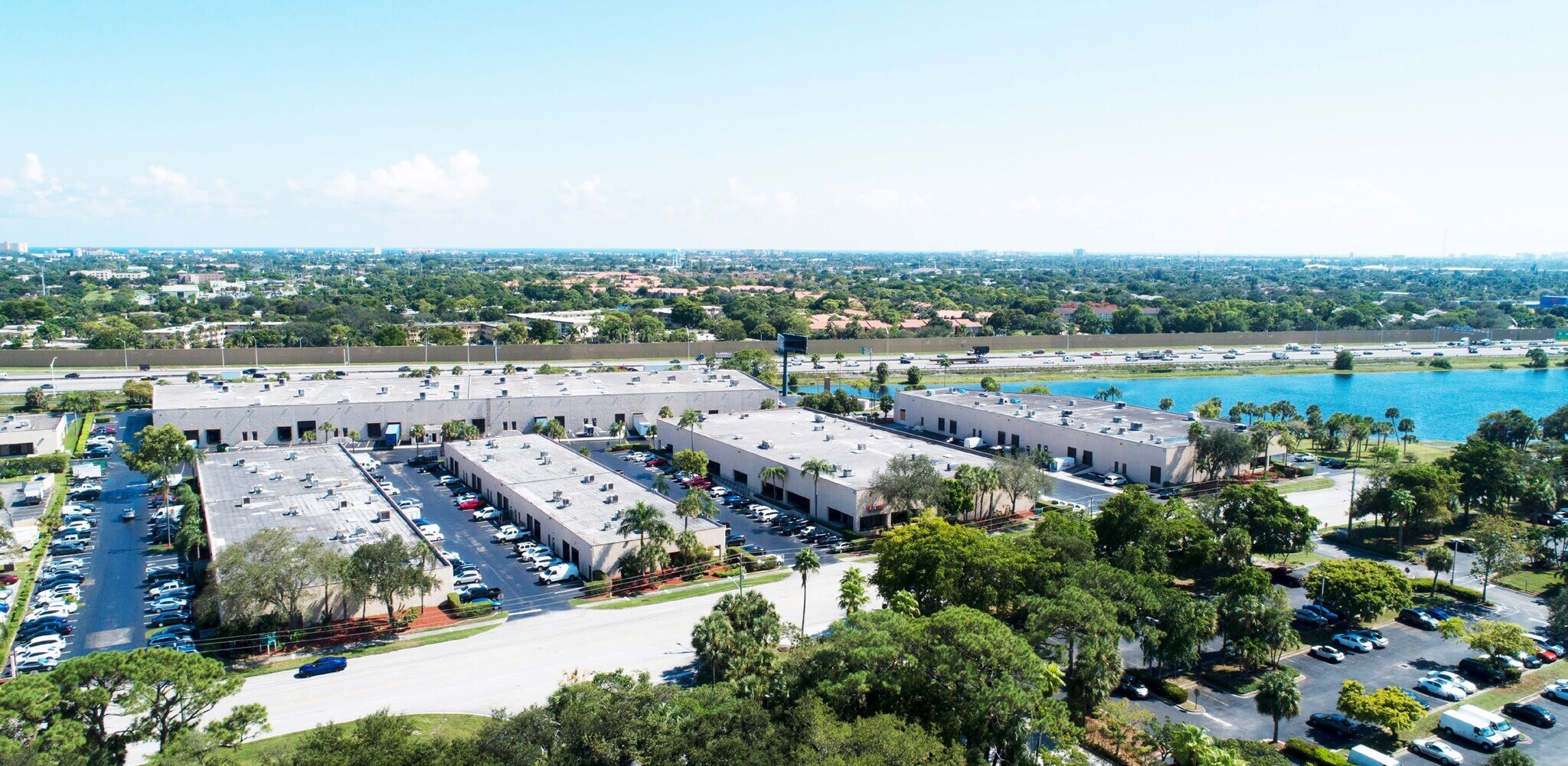 500-512 SW 12th Ave, Deerfield Beach, FL à louer Photo de l’immeuble– Image 1 sur 2