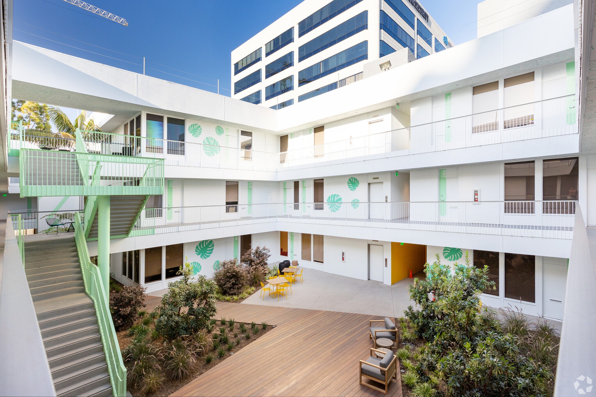 11340 W Olympic Blvd, Los Angeles, CA à louer Photo principale– Image 1 sur 30