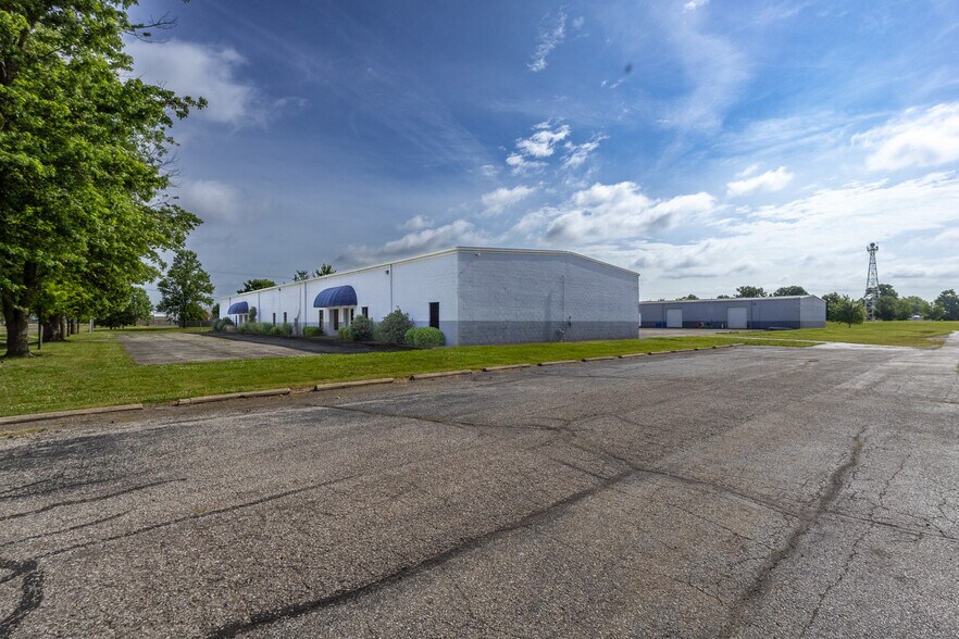 4585 Kelly St, Columbus, IN à vendre - Photo de l’immeuble – Image 2 sur 9