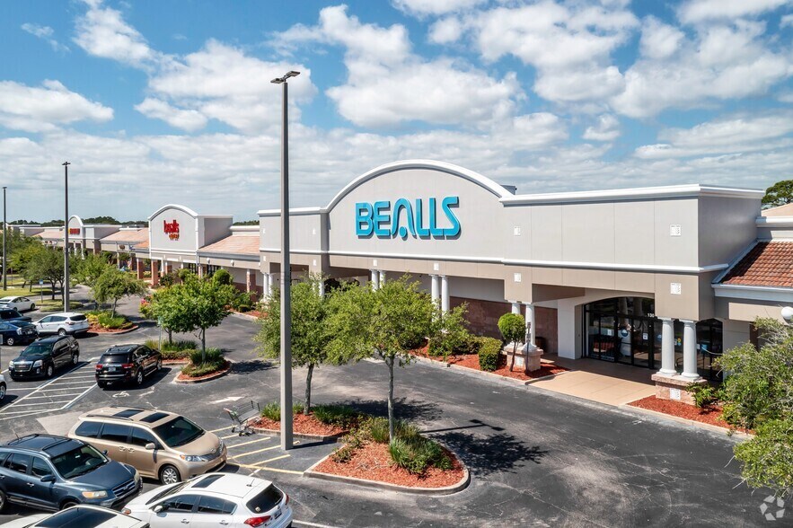 4100 N Wickham Rd, Melbourne, FL à louer - Photo principale – Image 1 sur 31