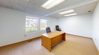 2859-2867 W Jolly Rd, Okemos, MI à louer Photo de l’immeuble– Image 1 sur 5