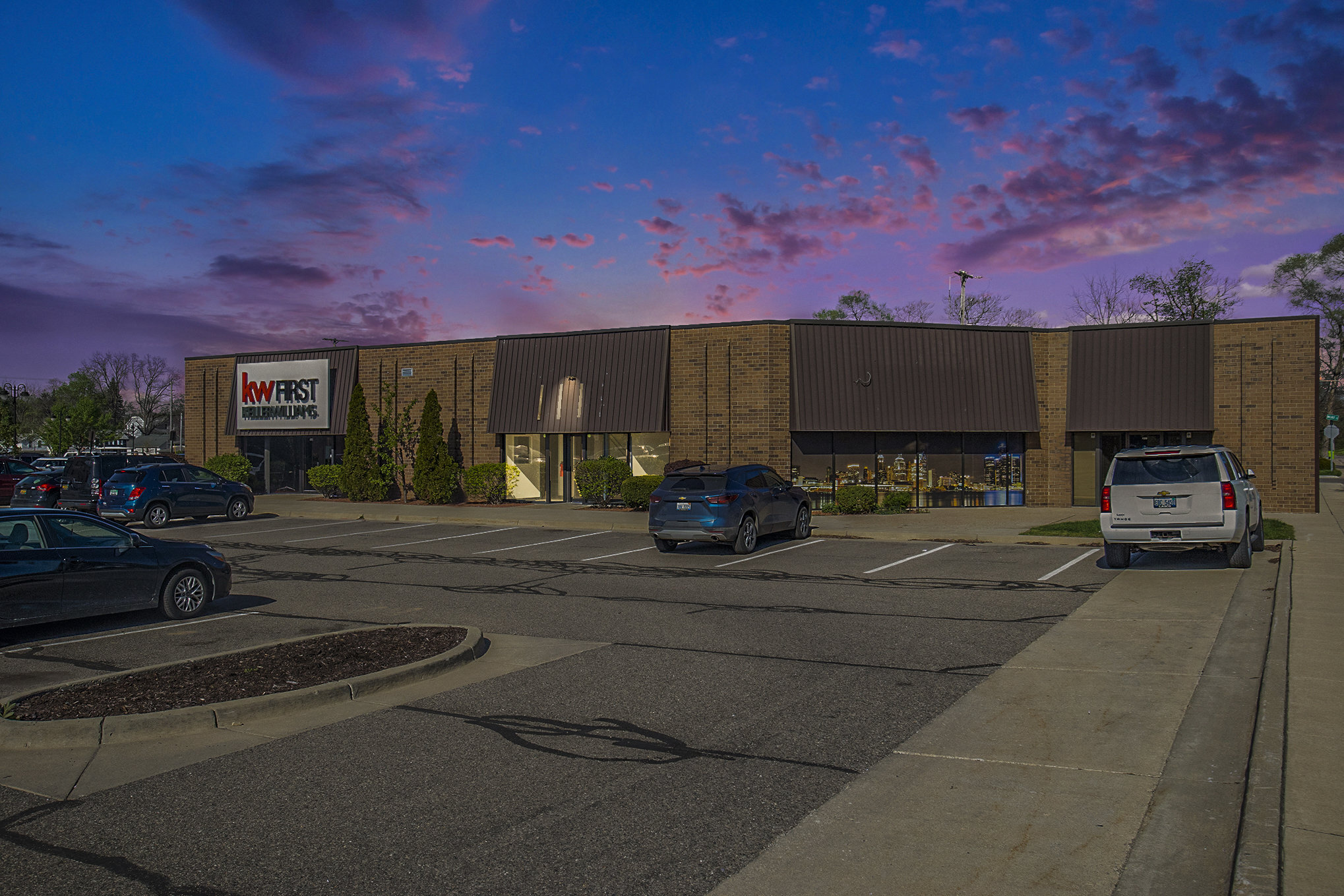 102-132 N Leroy St, Fenton, MI à louer Photo de l’immeuble– Image 1 sur 24