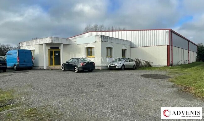 Plus de détails pour Local d'activités à louer