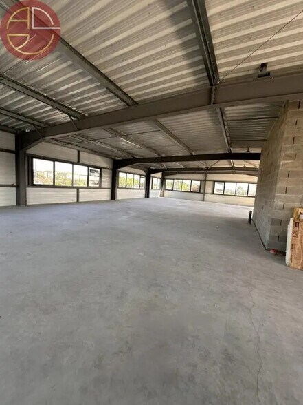 Local commercial dans Carbonne à louer - Photo intérieure – Image 2 sur 8