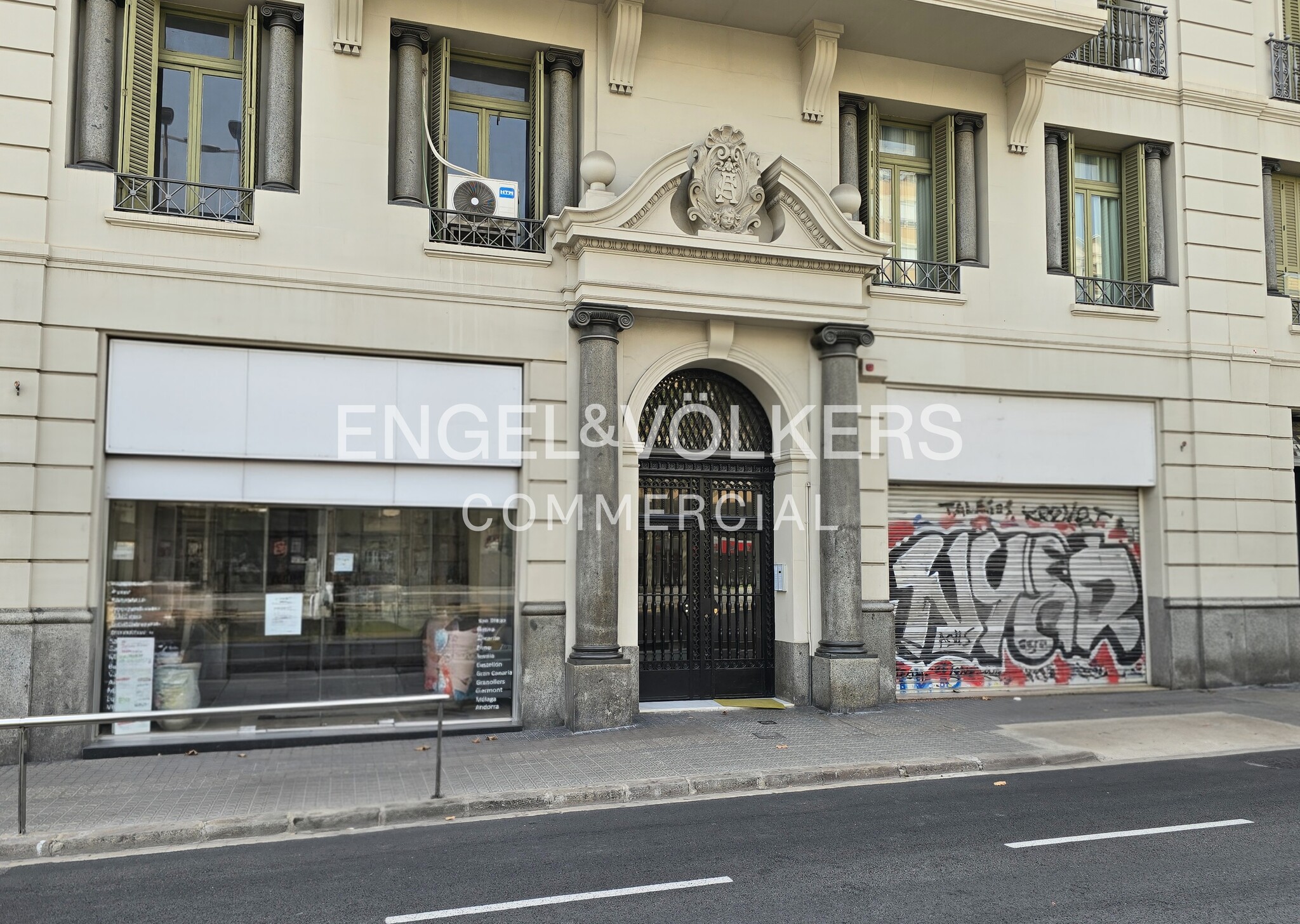 Local commercial dans Barcelone, Barcelona à louer Photo intérieure– Image 1 sur 19