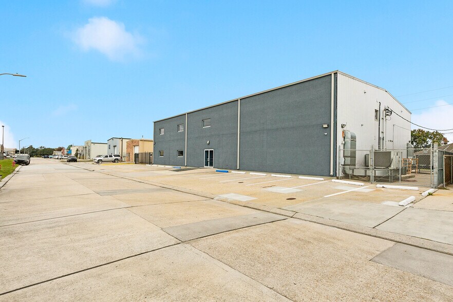 8411 Parc Pl, Chalmette, LA à vendre - Photo de l’immeuble – Image 3 sur 57