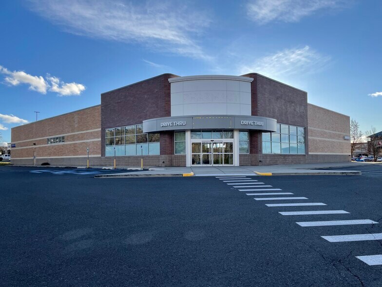 8801 N Indian Trail Rd, Spokane, WA à louer - Photo de l’immeuble – Image 2 sur 17