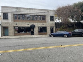 631 W State St, Redlands, CA à louer Photo intérieure– Image 2 sur 2