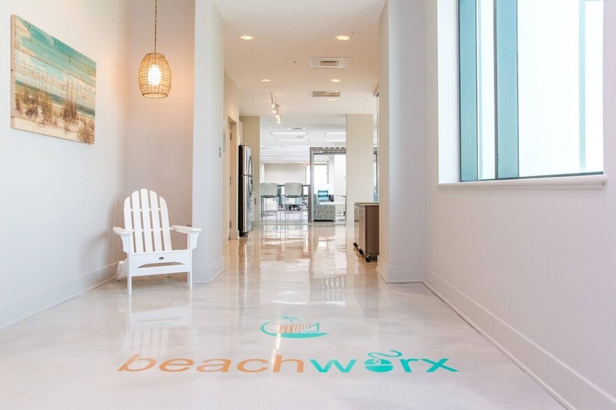 34990 Emerald Coast Pky, Destin, FL à louer - Hall d’entrée – Image 2 sur 6