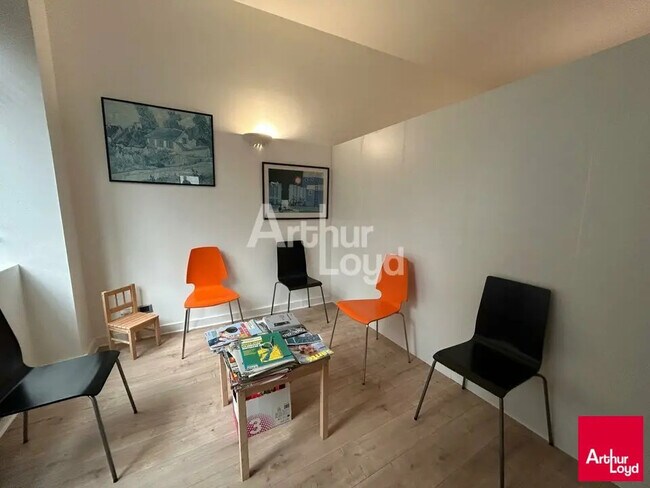 Plus de détails pour Bureau à louer