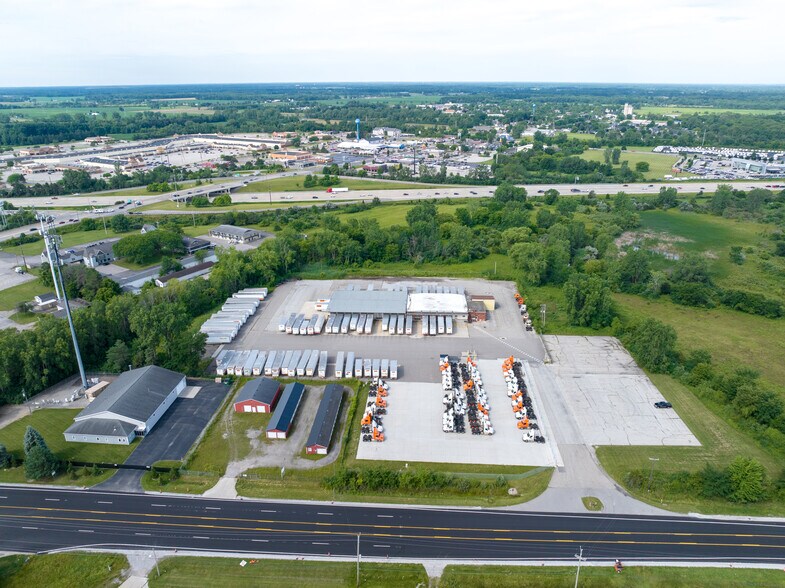 11740 Dixie Hwy, Birch Run, MI à louer - Photo de l’immeuble – Image 2 sur 24