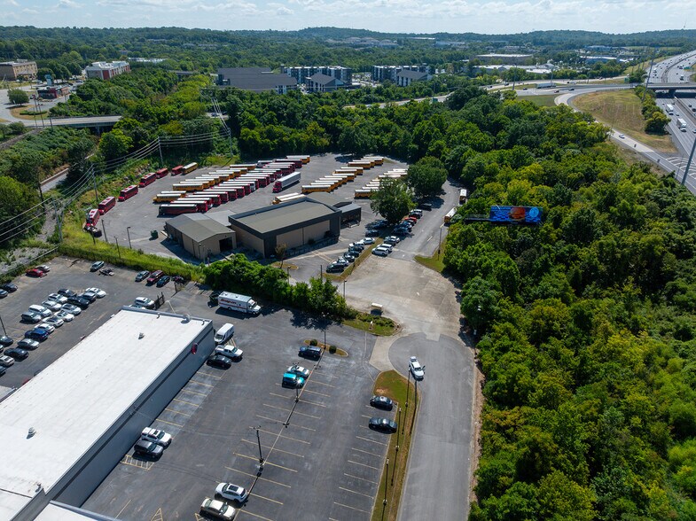 540 Collins Park Dr, Antioch, TN à louer - Photo de l’immeuble – Image 2 sur 9