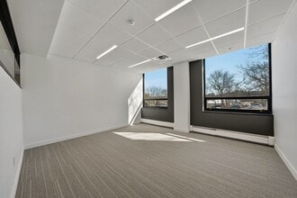 355 Main St, Armonk, NY à louer Photo intérieure– Image 2 sur 5