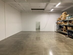 2852 Walnut Ave, Tustin, CA à louer Photo intérieure– Image 1 sur 9