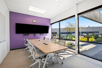 51-61 Daggett Dr, San Jose, CA à louer Photo intérieure– Image 2 sur 4