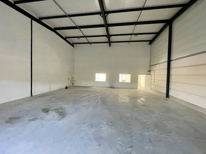 Local d’activités dans Venette à louer - Photo intérieure – Image 1 sur 8